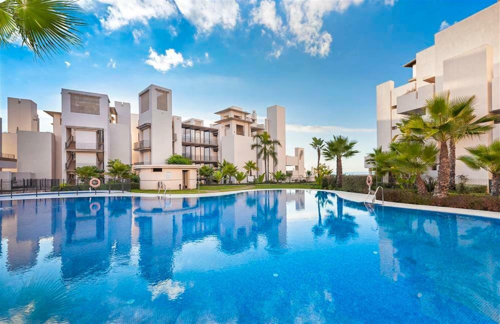 Bahia De La Plata Luxury Apartments Эстепона Экстерьер фото